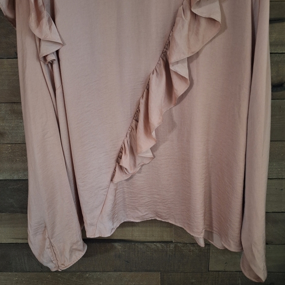LANE BRYANT Blush Pink Ruffled Long Sleeve Blouse SZ 28 - Picture 3 of 8